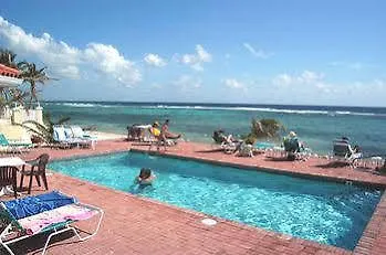 Turtle Nest Inn & Condos Bodden Town 3*,