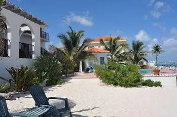 Turtle Nest Inn & Condos Bodden Town
